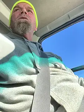 sofnhornyforu online show from January 15, 2026, 7:39 pm