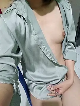 Snapshot of Fullmoon22 chatting on January 12, 2026, 5:23 am Fullmoon22 online show from January 12, 2026, 5:23 am