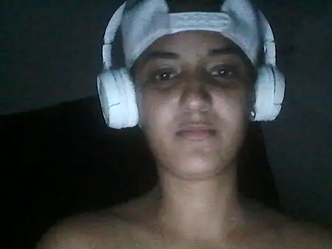 Snapshot of Camilita2112 chatting on January 12, 2026, 4:39 am Camilita2112 online show from January 12, 2026, 4:39 am