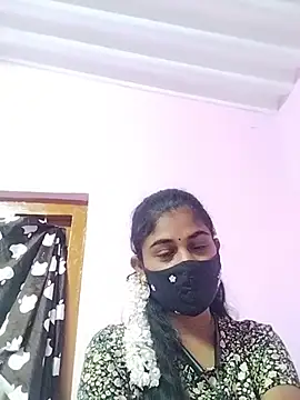 Snapshot of Tamil_Hot_RoyalQueen chatting on January 31, 2026, 7:45 pm Tamil Hot RoyalQueen online show from January 31, 2026, 7:45 pm