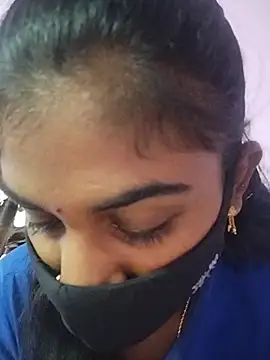 Snapshot of Tamil_Hot_RoyalQueen chatting on February 13, 2026, 5:03 am Tamil Hot RoyalQueen online show from February 13, 2026, 5:03 am