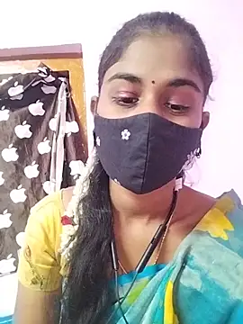 Snapshot of Tamil_Hot_RoyalQueen chatting on March 10, 2026, 5:40 pm Tamil Hot RoyalQueen online show from March 10, 2026, 5:40 pm