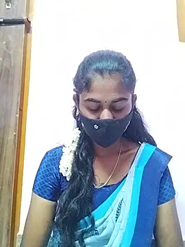 Snapshot of Tamil_Hot_RoyalQueen chatting on March 30, 2026, 3:40 am Tamil Hot RoyalQueen online show from March 30, 2026, 3:40 am