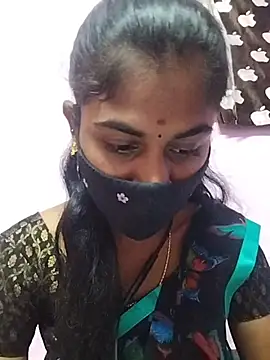 Snapshot of Tamil_Hot_RoyalQueen chatting on March 31, 2026, 5:02 pm Tamil Hot RoyalQueen online show from March 31, 2026, 5:02 pm