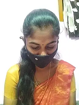 Snapshot of Tamil_Hot_RoyalQueen chatting on April 1, 2026, 4:48 pm Tamil Hot RoyalQueen online show from April 1, 2026, 4:48 pm