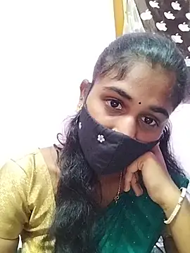 Snapshot of Tamil_Hot_RoyalQueen chatting on April 5, 2026, 2:31 am Tamil Hot RoyalQueen online show from April 5, 2026, 2:31 am