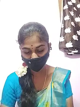 Snapshot of Tamil_Hot_RoyalQueen chatting on April 8, 2026, 4:51 pm Tamil Hot RoyalQueen online show from April 8, 2026, 4:51 pm