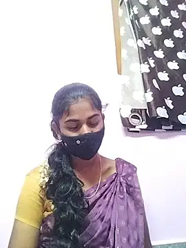 Snapshot of Tamil_Hot_RoyalQueen chatting on April 10, 2026, 3:45 am Tamil Hot RoyalQueen online show from April 10, 2026, 3:45 am