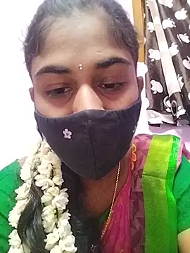 Snapshot of Tamil_Hot_RoyalQueen chatting on April 10, 2026, 3:50 pm Tamil Hot RoyalQueen online show from April 10, 2026, 3:50 pm