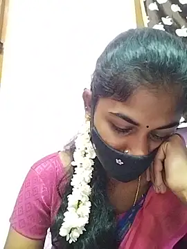 Snapshot of Tamil_Hot_RoyalQueen chatting on April 14, 2026, 1:55 am Tamil Hot RoyalQueen online show from April 14, 2026, 1:55 am