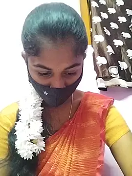 Snapshot of Tamil_Hot_RoyalQueen chatting on April 18, 2026, 3:16 pm Tamil Hot RoyalQueen online show from April 18, 2026, 3:16 pm