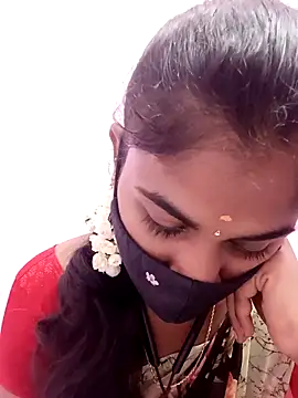Snapshot of Tamil_Hot_RoyalQueen chatting on May 2, 2026, 3:28 pm Tamil Hot RoyalQueen online show from May 2, 2026, 3:28 pm