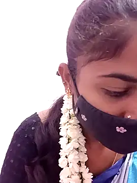Snapshot of Tamil_Hot_RoyalQueen chatting on May 6, 2026, 10:31 am Tamil Hot RoyalQueen online show from May 6, 2026, 10:31 am