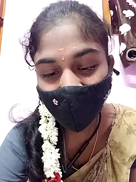 Snapshot of Tamil_Hot_RoyalQueen chatting on May 10, 2026, 5:18 pm Tamil Hot RoyalQueen online show from May 10, 2026, 5:18 pm