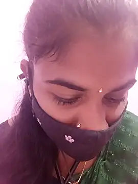 Snapshot of Tamil_Hot_RoyalQueen chatting on May 20, 2026, 11:05 am Tamil Hot RoyalQueen online show from May 20, 2026, 11:05 am