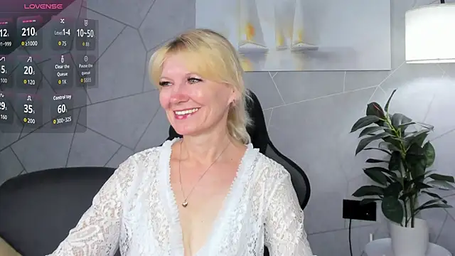 Julie Lucas online show from July 2, 2026, 12:10 am