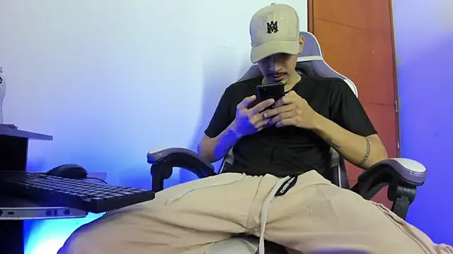 Snapshot of Yankees_xxx chatting on March 22, 2026, 11:57 am Yankees xxx online show from March 22, 2026, 11:57 am