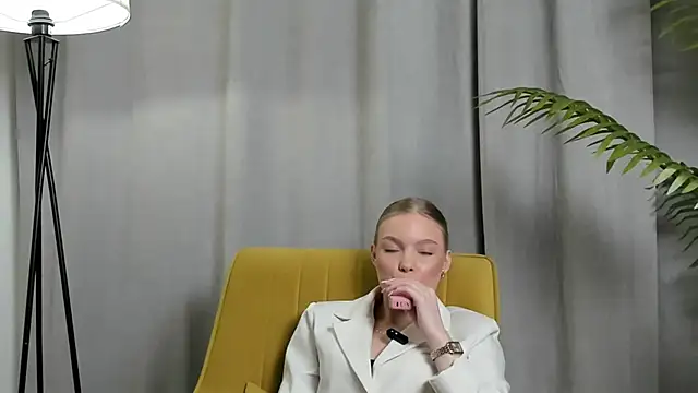 Snapshot of YenKaltenbach chatting on January 13, 2026, 8:30 am YenKaltenbach online show from January 13, 2026, 8:30 am