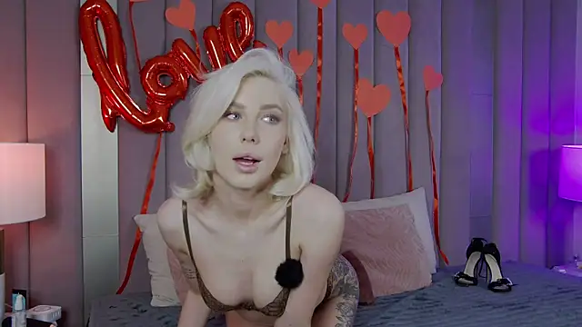 Snapshot of TiffanyStein chatting on February 9, 2026, 3:10 am TiffanyStein online show from February 9, 2026, 3:10 am