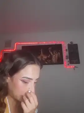 Snapshot of AlexxaAndRileyy chatting on February 2, 2026, 11:03 pm AlexxaAndRileyy online show from February 2, 2026, 11:03 pm