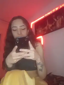 Snapshot of AlexxaAndRileyy chatting on February 6, 2026, 1:14 pm AlexxaAndRileyy online show from February 6, 2026, 1:14 pm