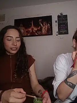 Snapshot of AlexxaAndRileyy chatting on February 20, 2026, 5:57 pm AlexxaAndRileyy online show from February 20, 2026, 5:57 pm