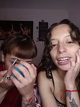 Snapshot of AlexxaAndRileyy chatting on February 21, 2026, 5:47 pm AlexxaAndRileyy online show from February 21, 2026, 5:47 pm