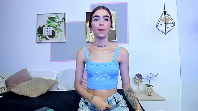 Snapshot of april_jones05 chatting on January 19, 2026, 11:47 am april jones05 online show from January 19, 2026, 11:47 am