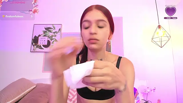 Snapshot of april_jones05 chatting on February 8, 2026, 12:52 pm april jones05 online show from February 8, 2026, 12:52 pm