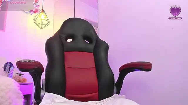 Snapshot of april_jones05 chatting on February 23, 2026, 11:18 am april jones05 online show from February 23, 2026, 11:18 am