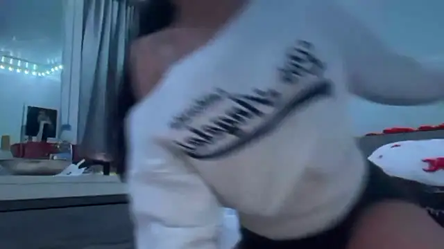 Snapshot of HeyItsSteffy chatting on January 14, 2026, 1:00 am HeyItsSteffy online show from January 14, 2026, 1:00 am