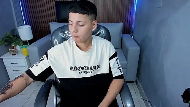 Snapshot of Liam9_ chatting on February 3, 2026, 1:05 pm Liam9 online show from February 3, 2026, 1:05 pm