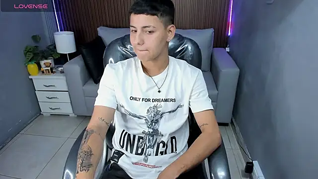 Snapshot of Liam9_ chatting on February 9, 2026, 1:37 pm Liam9 online show from February 9, 2026, 1:37 pm