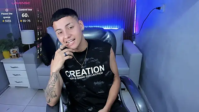 Snapshot of Liam9_ chatting on February 25, 2026, 1:43 pm Liam9 online show from February 25, 2026, 1:43 pm