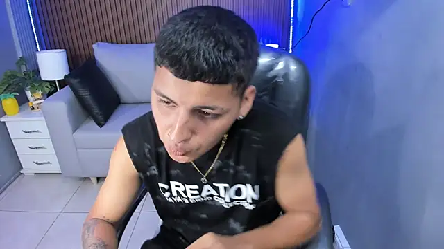 Snapshot of Liam9_ chatting on March 5, 2026, 2:02 pm Liam9 online show from March 5, 2026, 2:02 pm