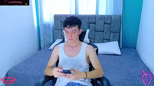 Snapshot of SamBoycash_ chatting on January 14, 2026, 8:36 pm SamBoycash online show from January 14, 2026, 8:36 pm