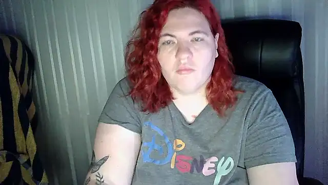 Snapshot of OskaAh chatting on January 12, 2026, 11:43 pm OskaAh online show from January 12, 2026, 11:43 pm