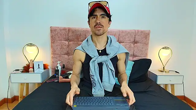 Snapshot of Ethan_Briggs_ chatting on April 17, 2026, 8:01 pm Ethan Briggs online show from April 17, 2026, 8:01 pm
