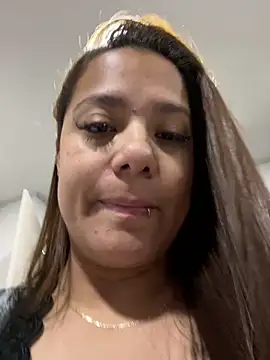 Snapshot of Pretty__Milf chatting on March 12, 2026, 9:15 am Pretty Milf online show from March 12, 2026, 9:15 am