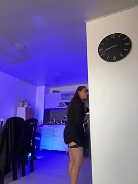 Snapshot of Pretty__Milf chatting on April 8, 2026, 1:33 pm Pretty Milf online show from April 8, 2026, 1:33 pm