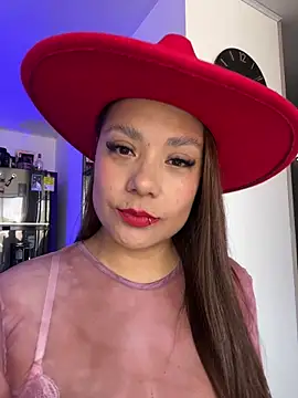 Snapshot of Pretty__Milf chatting on April 10, 2026, 2:00 pm Pretty Milf online show from April 10, 2026, 2:00 pm