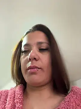 Snapshot of Pretty__Milf chatting on April 11, 2026, 11:25 am Pretty Milf online show from April 11, 2026, 11:25 am