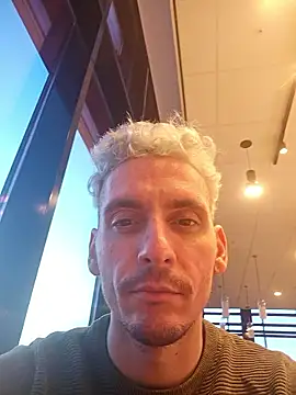 Rayzel White online show from January 17, 2026, 4:00 pm