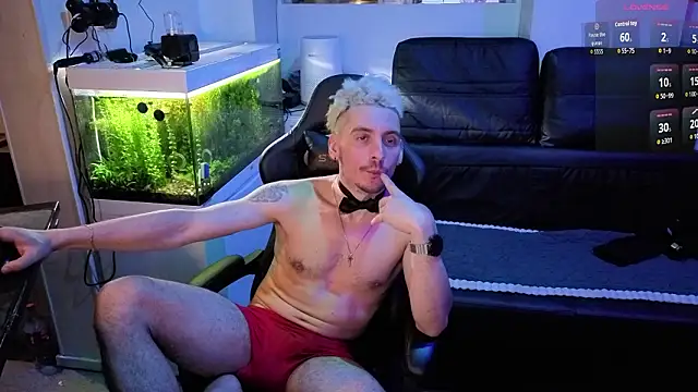 Snapshot of Rayzel_White chatting on February 3, 2026, 2:53 am Rayzel White online show from February 3, 2026, 2:53 am