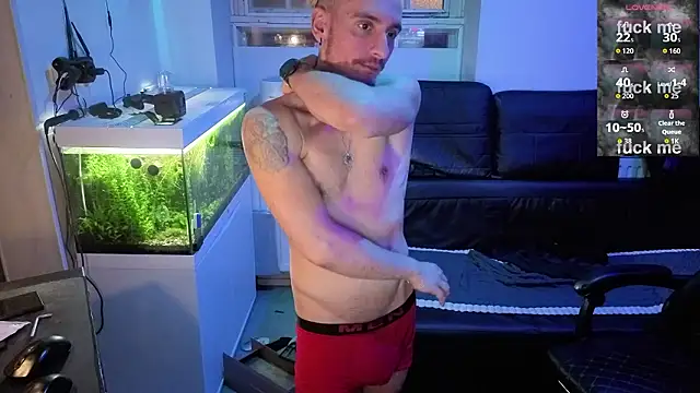 Snapshot of Rayzel_White chatting on February 3, 2026, 11:21 pm Rayzel White online show from February 3, 2026, 11:21 pm