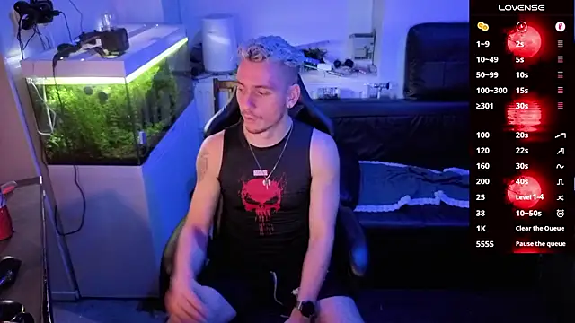 Snapshot of Rayzel_White chatting on February 13, 2026, 12:17 am Rayzel White online show from February 13, 2026, 12:17 am