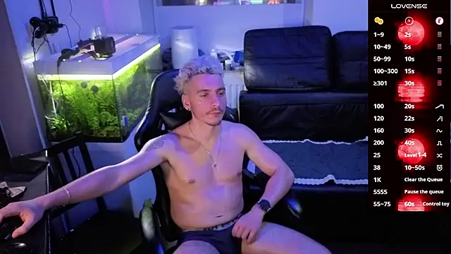 Snapshot of Rayzel_White chatting on February 13, 2026, 11:56 pm Rayzel White online show from February 13, 2026, 11:56 pm