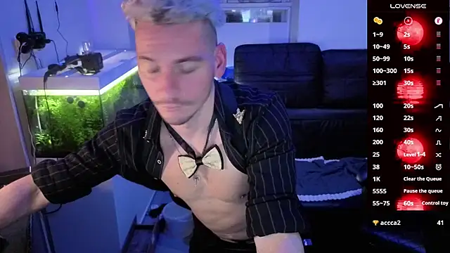 Snapshot of Rayzel_White chatting on February 14, 2026, 10:06 pm Rayzel White online show from February 14, 2026, 10:06 pm