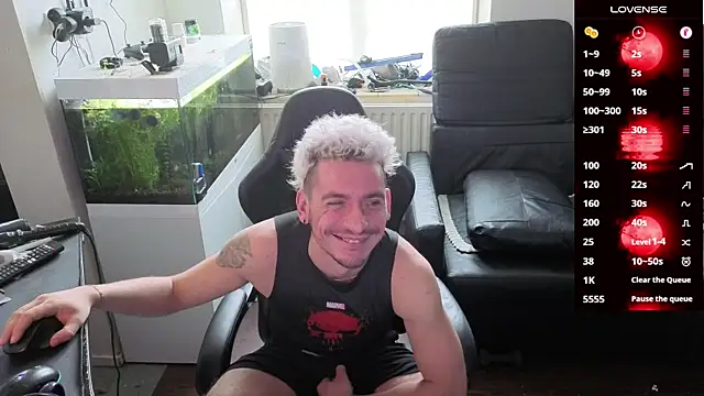 Snapshot of Rayzel_White chatting on February 22, 2026, 1:42 pm Rayzel White online show from February 22, 2026, 1:42 pm