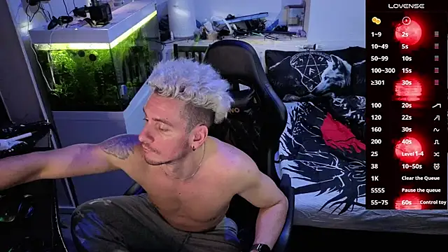 Snapshot of Rayzel_White chatting on February 23, 2026, 1:47 am Rayzel White online show from February 23, 2026, 1:47 am